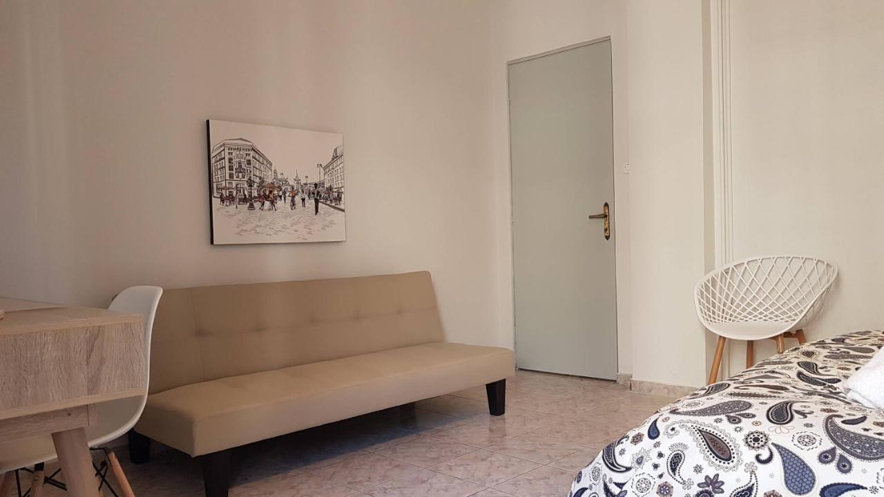 Palette Apartment Champagne - Athens Center, 6 Bd, 3 Bath エクステリア 写真