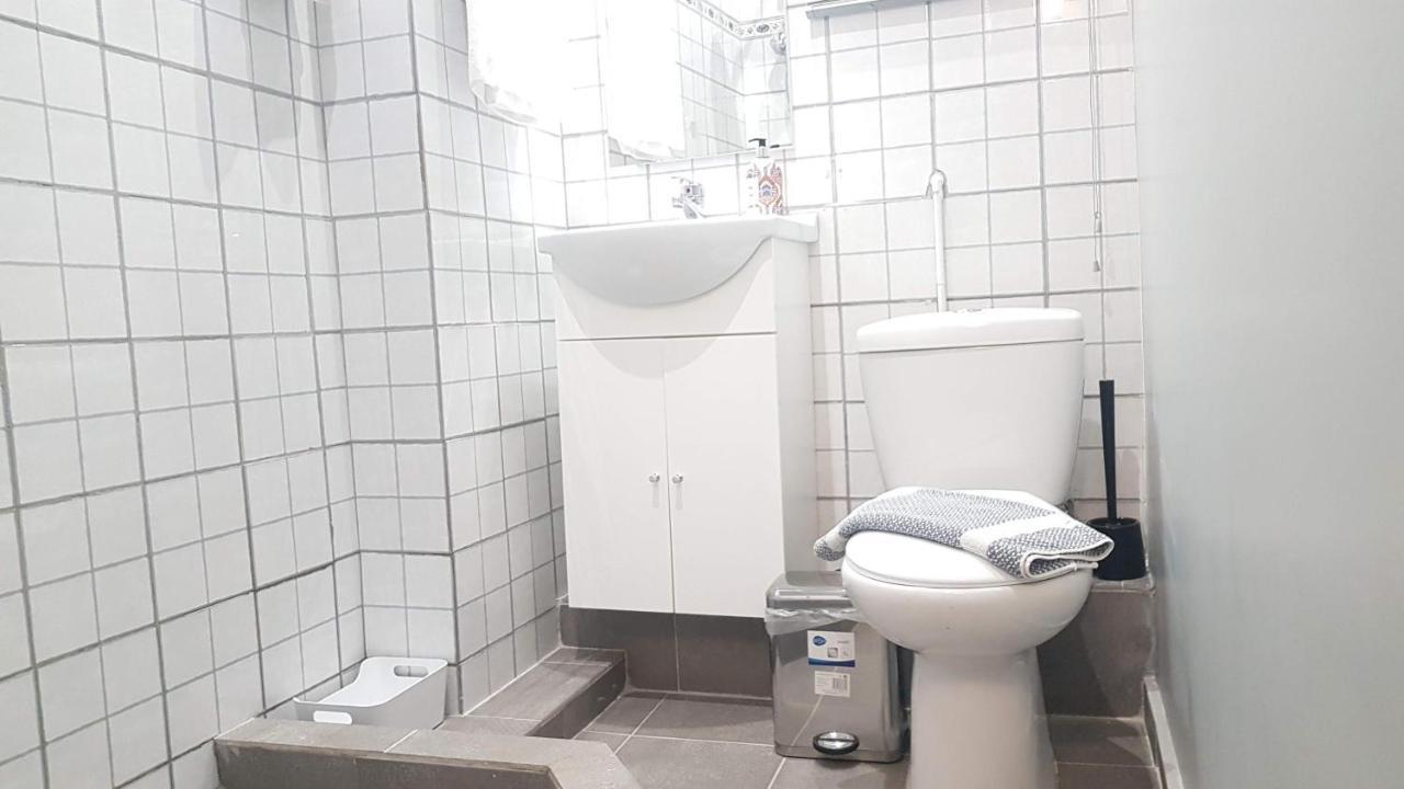 Palette Apartment Champagne - Athens Center, 6 Bd, 3 Bath エクステリア 写真