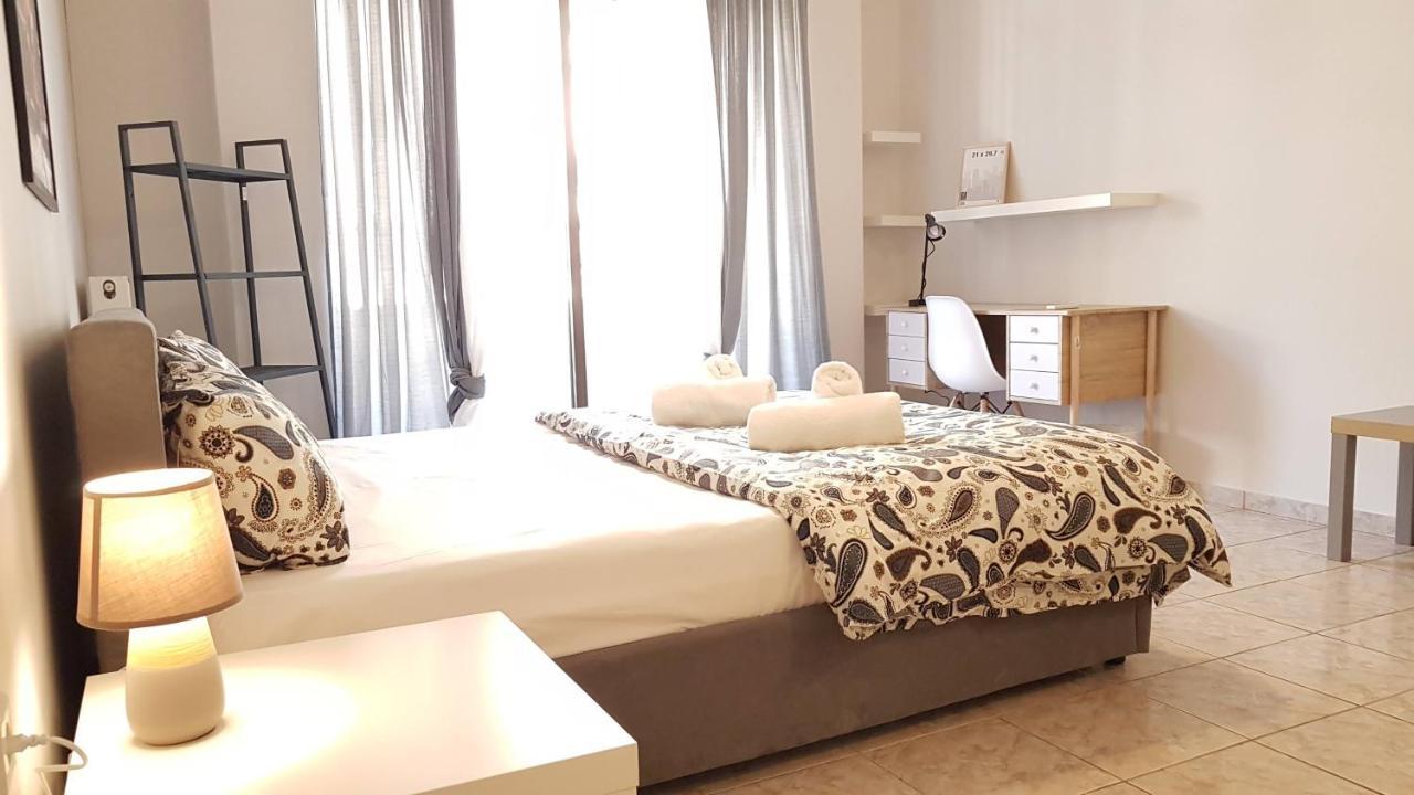 Palette Apartment Champagne - Athens Center, 6 Bd, 3 Bath エクステリア 写真
